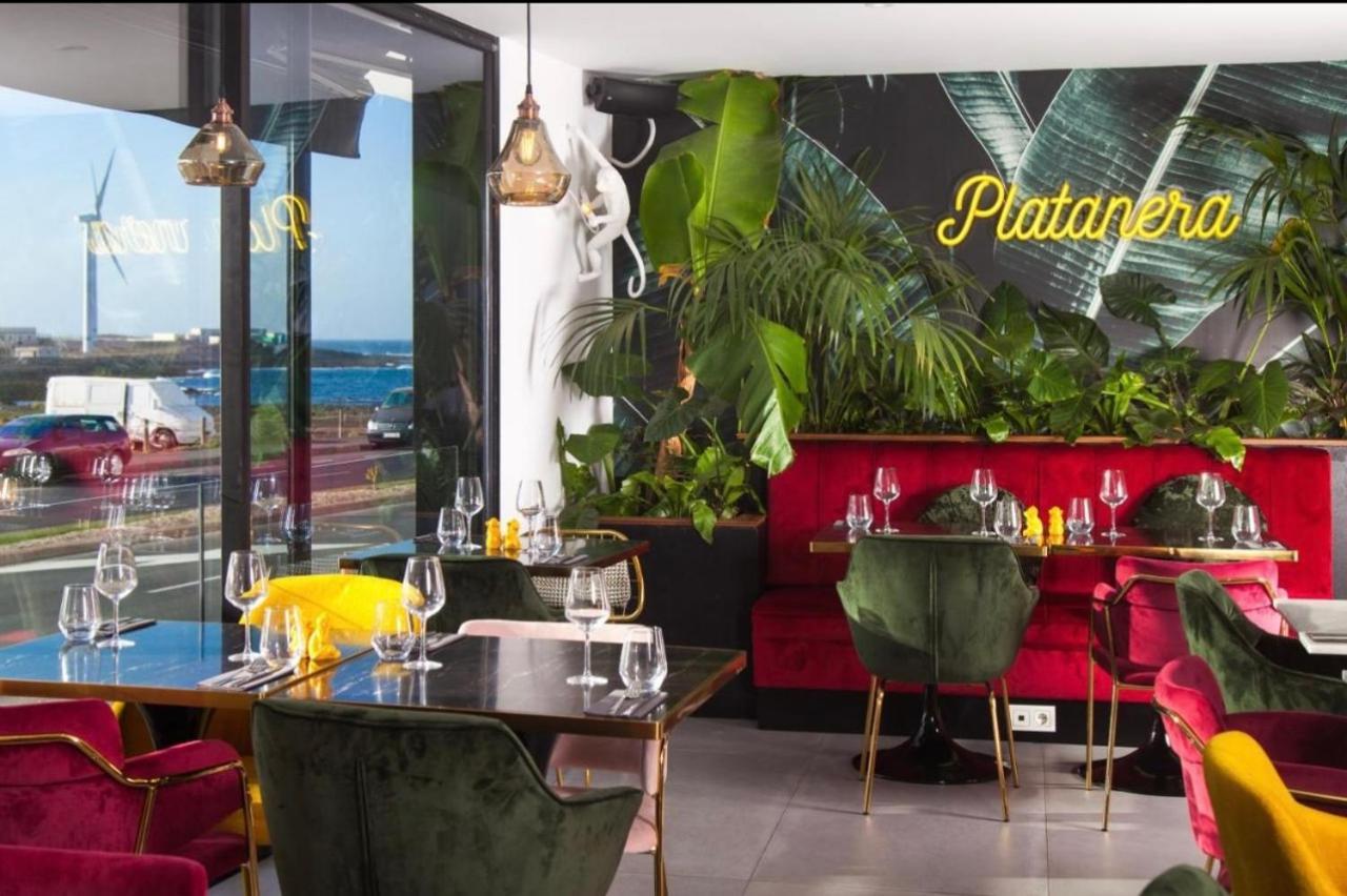 Bristol Sunset Beach Private Apartment คอร์ราเลโฮ ภายนอก รูปภาพ