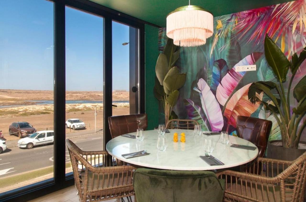 Bristol Sunset Beach Private Apartment คอร์ราเลโฮ ภายนอก รูปภาพ