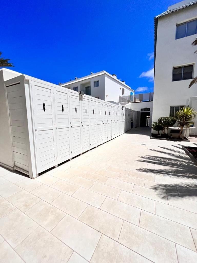 Bristol Sunset Beach Private Apartment คอร์ราเลโฮ ภายนอก รูปภาพ