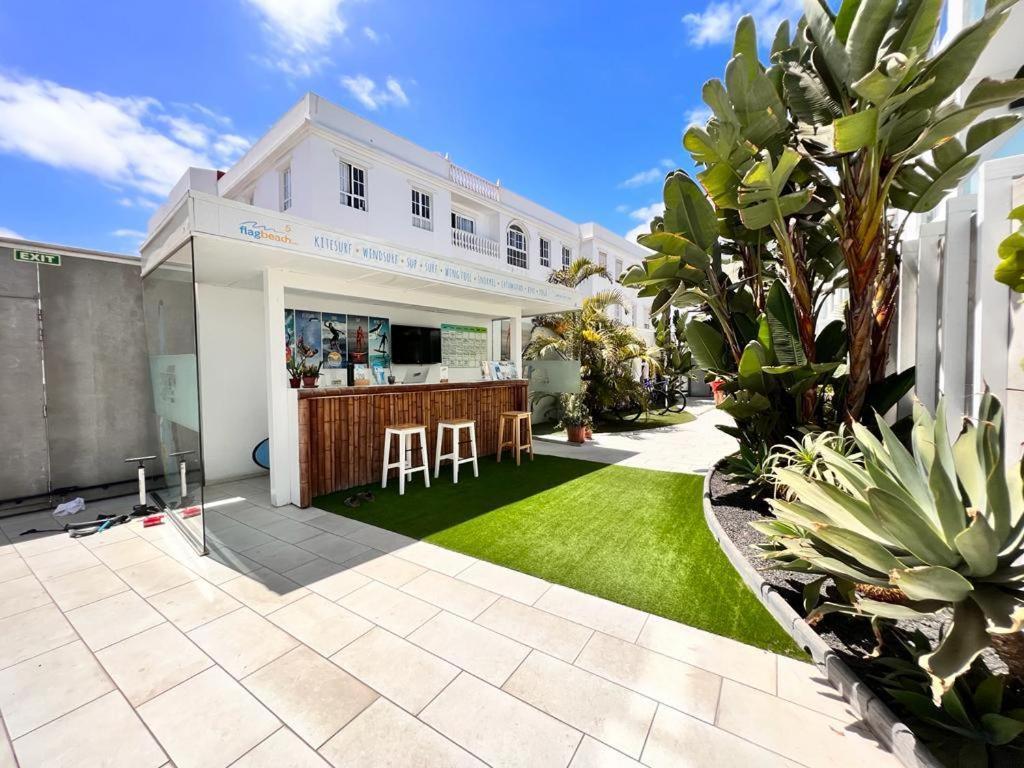 Bristol Sunset Beach Private Apartment คอร์ราเลโฮ ภายนอก รูปภาพ